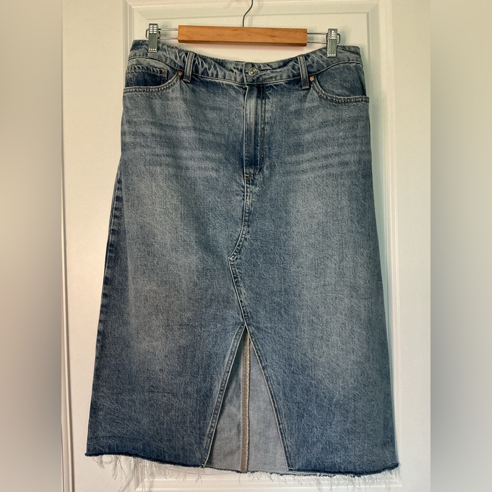 PAIGE Women’s Meadow Front Slit Midi Raw Hem Denim Skirt Size 32